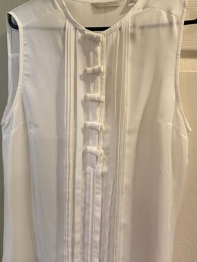 LC Lauren Conrad White Sleeveless Pleated Front Blouse